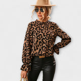 Gitte – Leopardbluse med plisseret krave