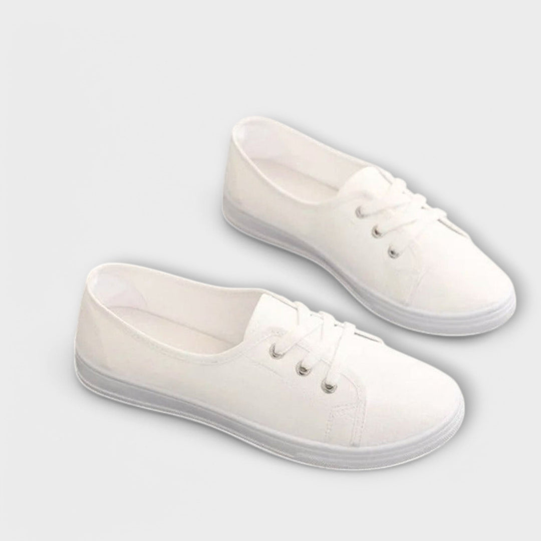 Camilla – Klassiske damesneakers med snørebånd