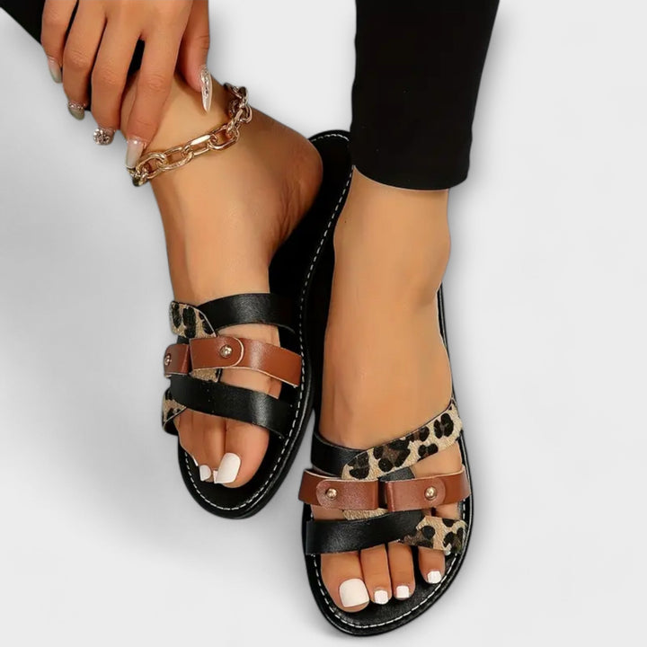 Leopardmønstrede sandaler med krydsremme