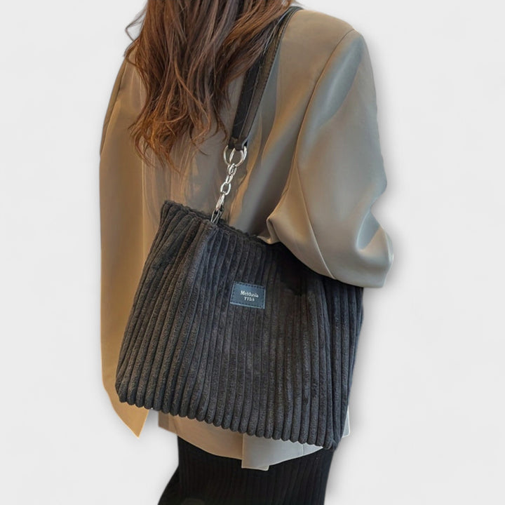 Nordic. - Weiche Cord-Schultertasche