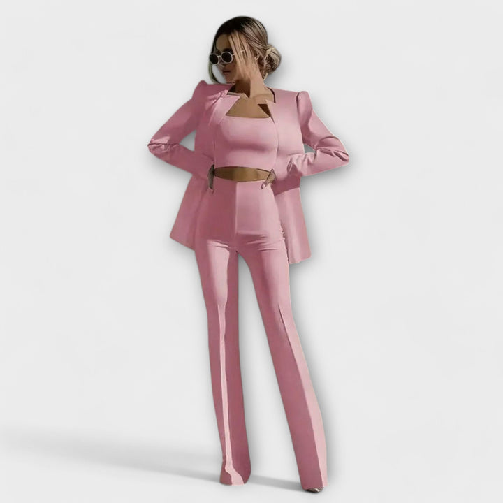 Kirsten – stilfuldt 3-delt sæt (blazer, top, bukser)