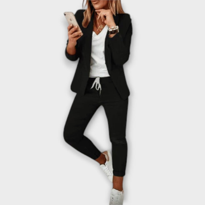 Anne – elegant og behageligt blazer-sæt