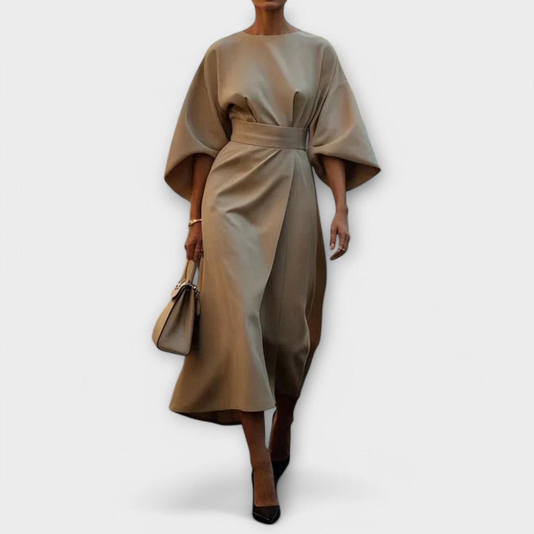 Susanne – Elegant kjole med ærmer