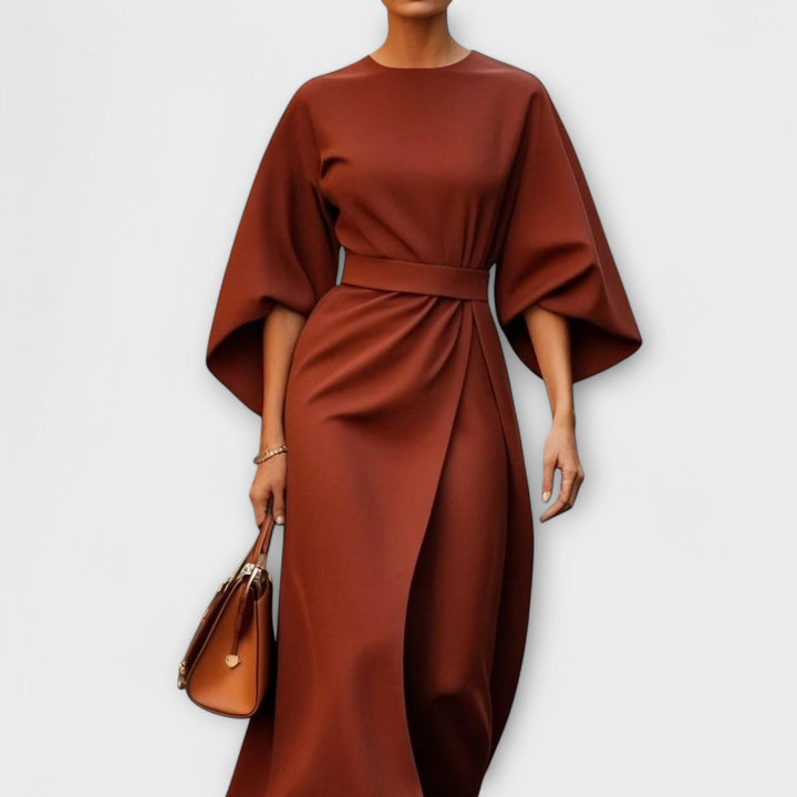 Susanne – Elegant kjole med ærmer
