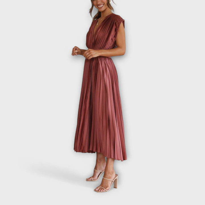 Maria – Stilfuld plisseret kjole