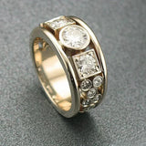 Guldring med Zirkonia i Antik Stil